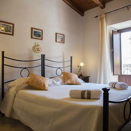 Bed and Breakfast Casa Al Centro Storico Nicolosi Exterior foto